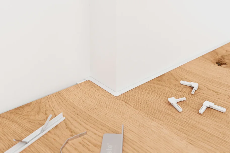 Minileiste O-CORNER für AL10X5, Weiss RAL 9016