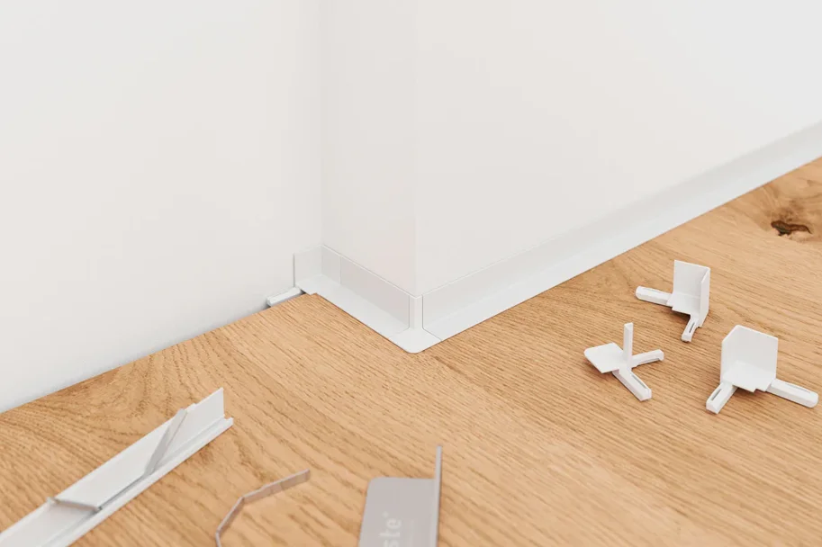 Minileiste O-CORNER für SL16X5, Weiss RAL 9016