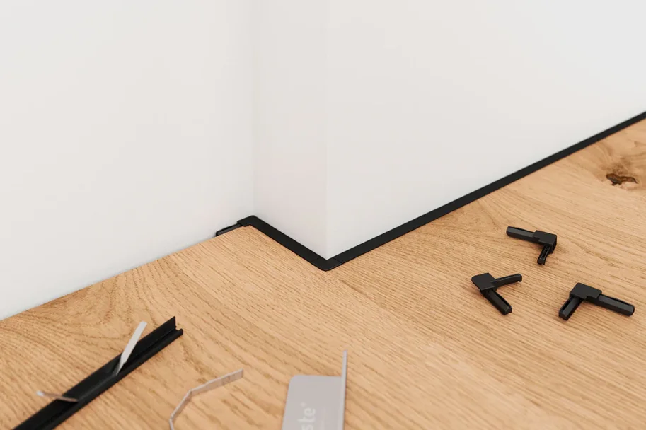 Minileiste I-CORNER für AL10X5, Schwarz C35